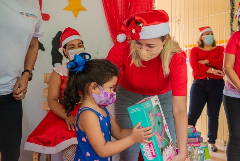 A Prefeitura Municipal faz maratona de Natal para crianças da Rede Municipal de Ensino
