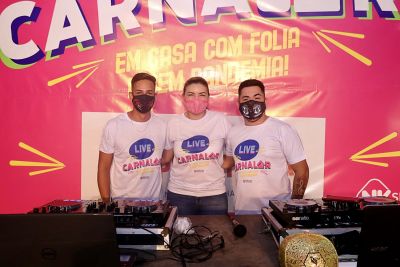 CARNALAR leva alegria para a casa dos Benevidenses na terça feira de Carnaval 