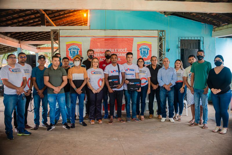 Aula inaugural dos cursos de Carpintaria e Artesanato em Cerâmica