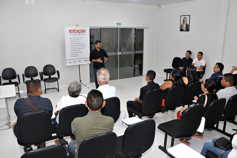 Entrega dos Certificados dos Cursos em Parceria com o SEBRAE