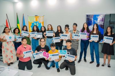 Alunos da turma de Inclusão Digital - Excel Avançado recebem certificados