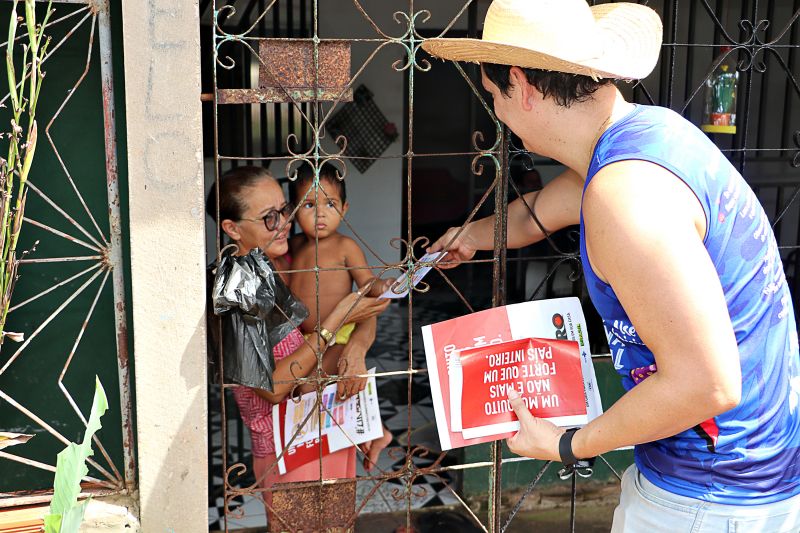 MULTIDÃO COMBATE A DENGUE