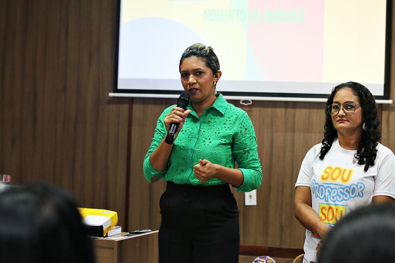 Formação do Programa de Leitura e Escrita da Educação LEEI