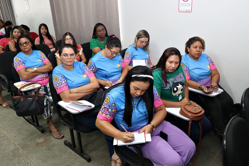 Formação do Programa de Leitura e Escrita da Educação LEEI