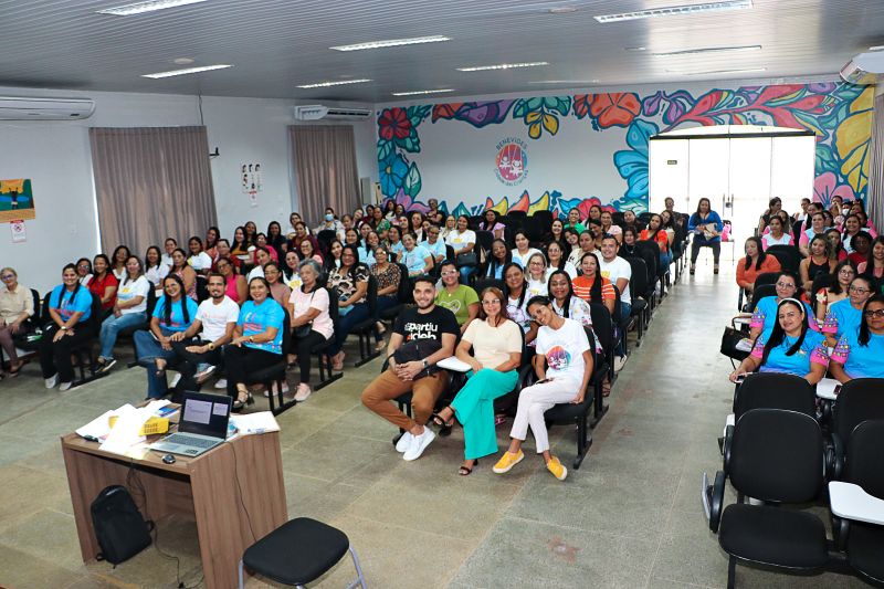 Formação do Programa de Leitura e Escrita da Educação LEEI