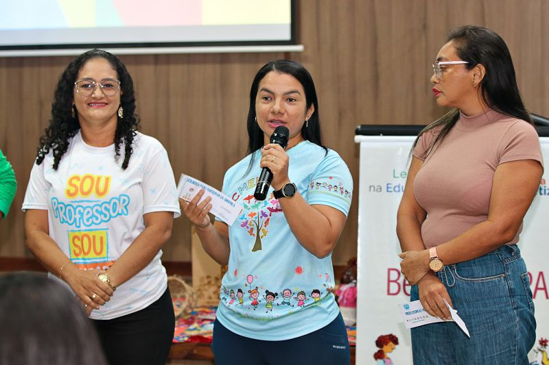 Formação do Programa de Leitura e Escrita da Educação LEEI