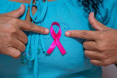 Benevides reforça prevenção e cuidados com a saúde da mulher durante o Outubro Rosa