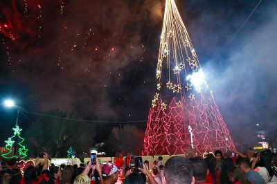 Benevides celebra a magia do Natal com luzes, cortejo e a Vila Natalina