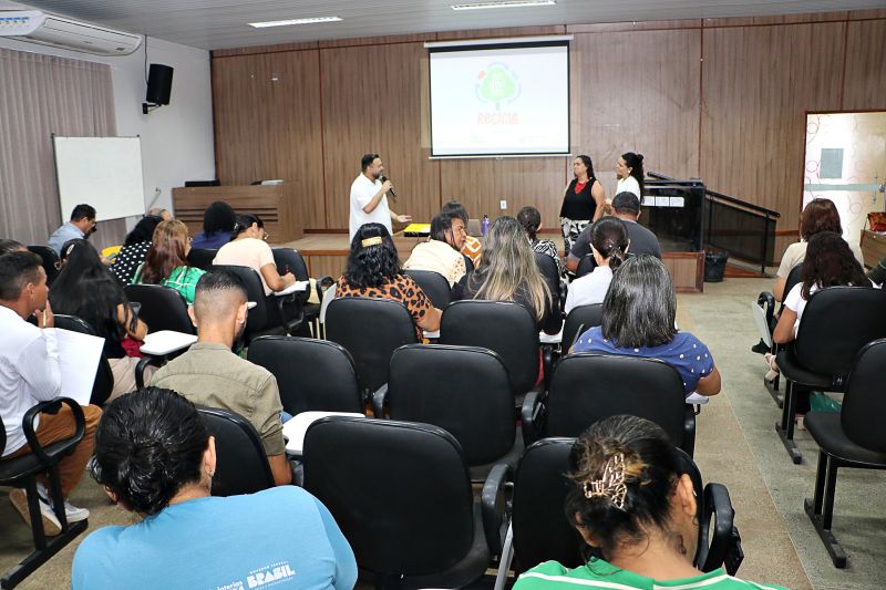Encontro dos gestores com mobilizadores do Benevides Recicla.