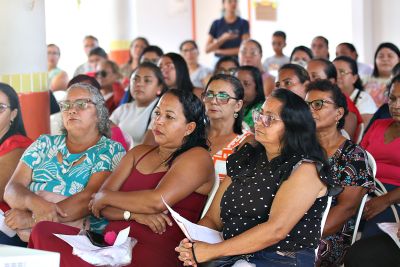 Manipuladores e Auxiliares de Alimentação Escolar recebem 1ª formação de 2025