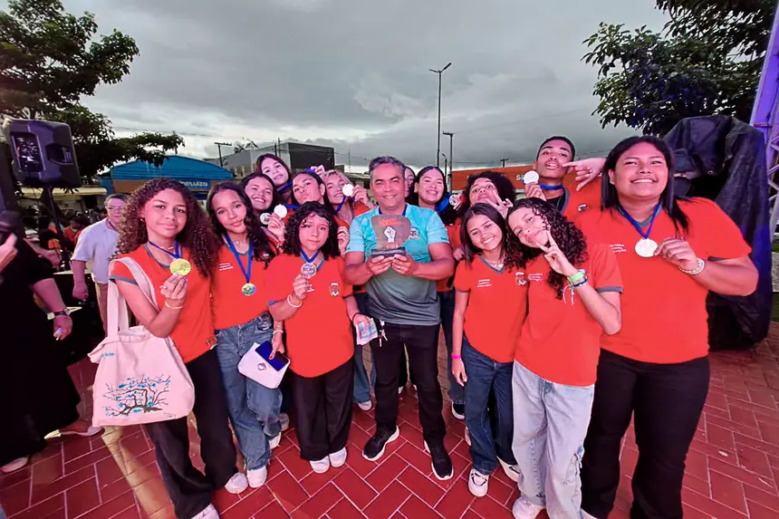 Jovens de Benevides participam de movimento cultural em alusão ao 30 de março 