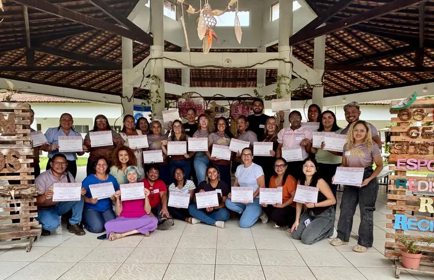 Interculturalidade e Ietramento Indígena são temáticas abordadas em formação para professores da Escola Angelica Sales