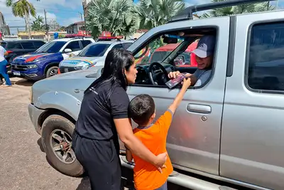 notícia: Blitz educativa em Benevides ensina que respeitar a si mesmo e ao outro salva vidas no trânsito
